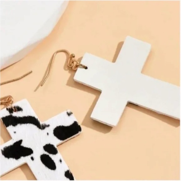 ❤️ FREE Cross Cow Print Animal Boho Rock Country Nashville Party Drop Earrings - Picture 2 of 3